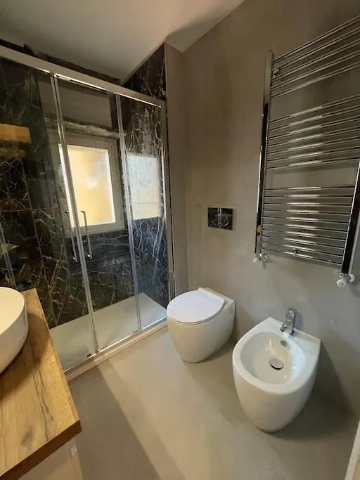 Kiko'S Lodge - Historical Apartment In Como 0*,