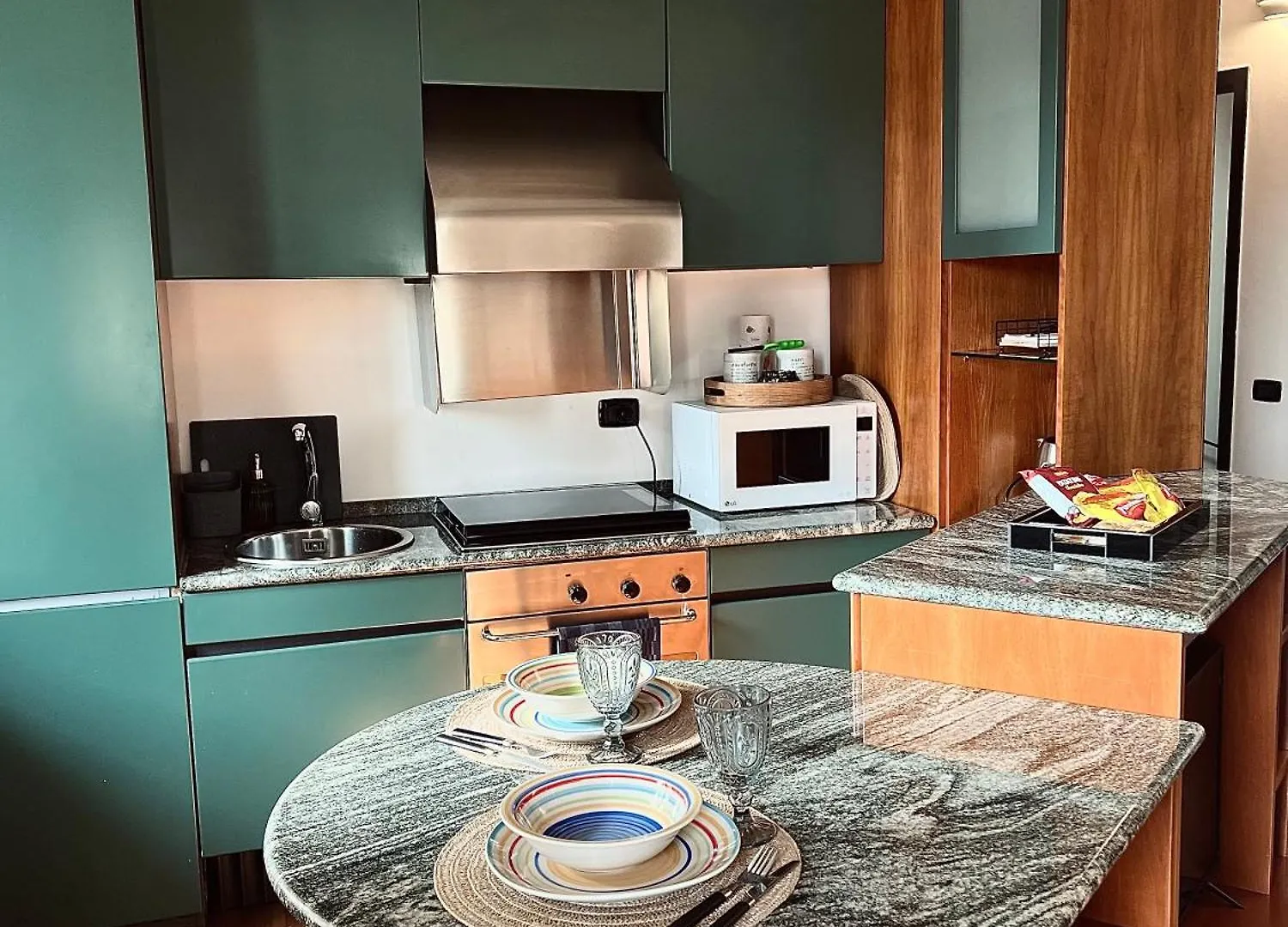 Kiko'S Lodge - Historical Apartment In Como
